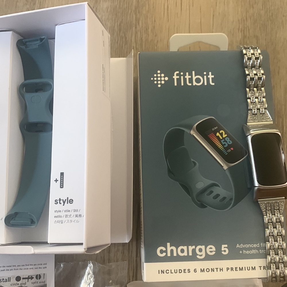 Fitbit Charge 5 Advanced Fitness and Health Tracker 2 Bands